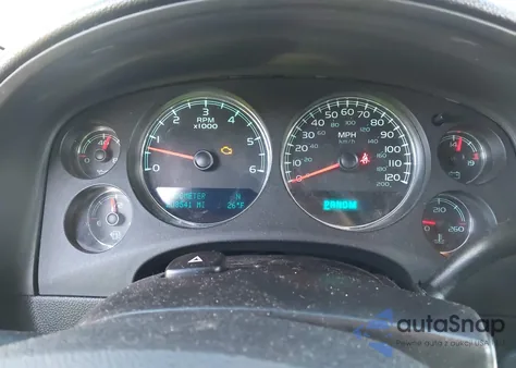 2011 Chevrolet Suburban 1500 Lt1 z USA, uszkodzony, nr VIN 1GNSKJE36BR157744